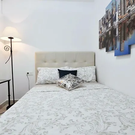 Townhouse On The 1st Line By Altamarhomes