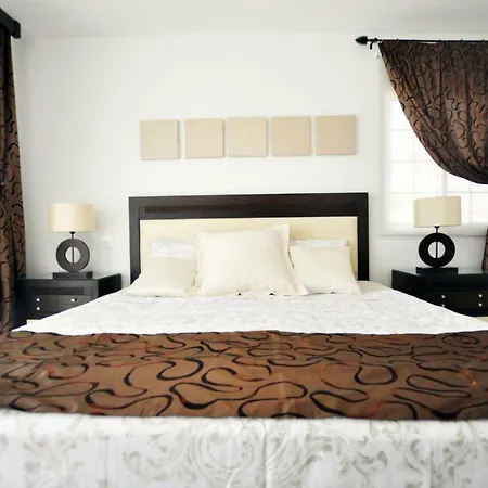 Apartmán Townhouse On The 1st Line By Altamarhomes