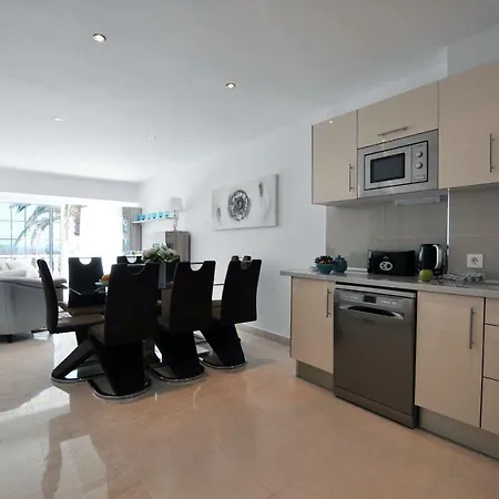 Townhouse On The 1st Line By Altamarhomes شقة *