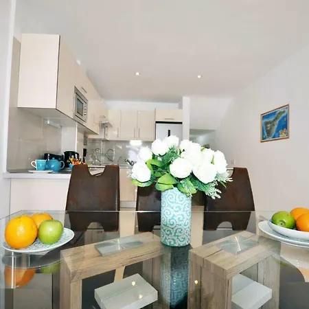 Townhouse On The 1st Line By Altamarhomes 公寓