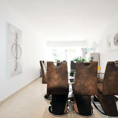 Townhouse On The 1st Line By Altamarhomes Lägenhet
