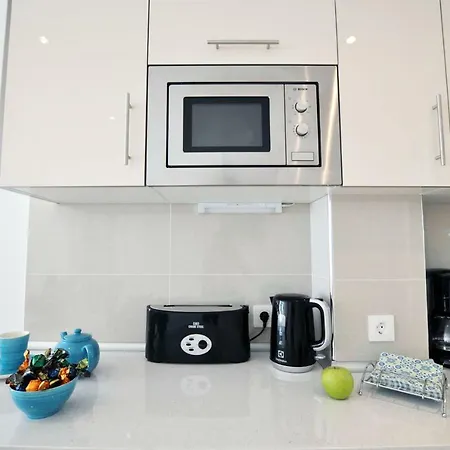 公寓 Townhouse On The 1st Line By Altamarhomes 阿德耶