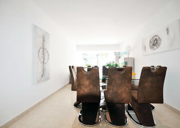 Townhouse On The 1st Line By Altamarhomes Apartament