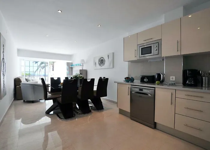 Townhouse On The 1st Line By Altamarhomes Apartament *