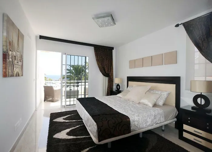 Townhouse On The 1st Line By Altamarhomes *