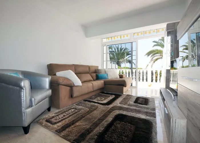 Townhouse On The 1st Line By Altamarhomes * アデヘ