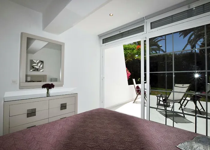 Townhouse On The 1st Line By Altamarhomes * アデヘ