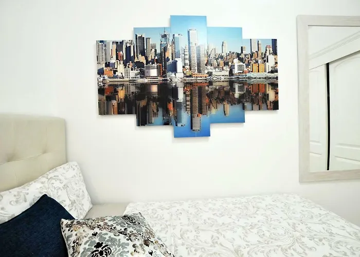 Townhouse On The 1st Line By Altamarhomes アパート