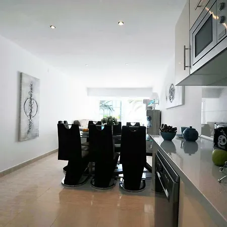 Townhouse On The 1st Line By Altamarhomes *