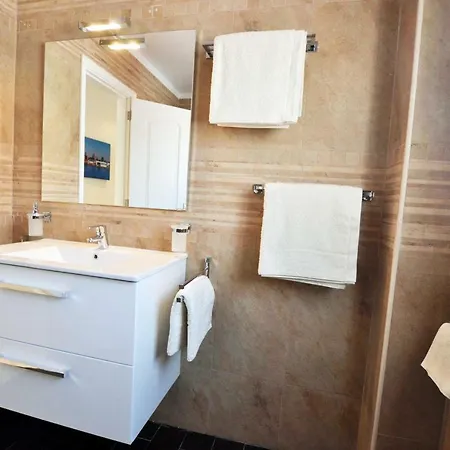 דירה Townhouse On The 1st Line By Altamarhomes אדחה